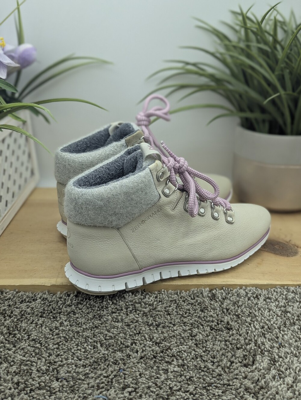 Cole Haan Zerogrand Women's Size 7B Walking Hiking Boots Casual Comfort